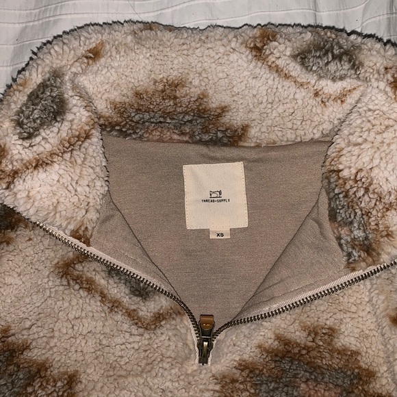 Fuzzy Aztec sweater - Picture 2 of 3